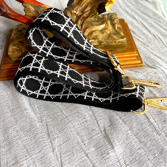 EXTENDABLE SHOULDER/CROSSBODY STRAP - Picture 4 of 7